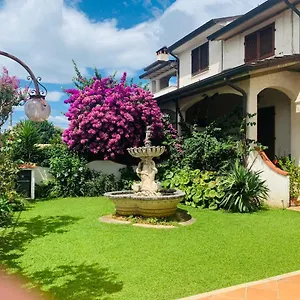 Giardino Fiorito Alloggio in famiglia Camaiore